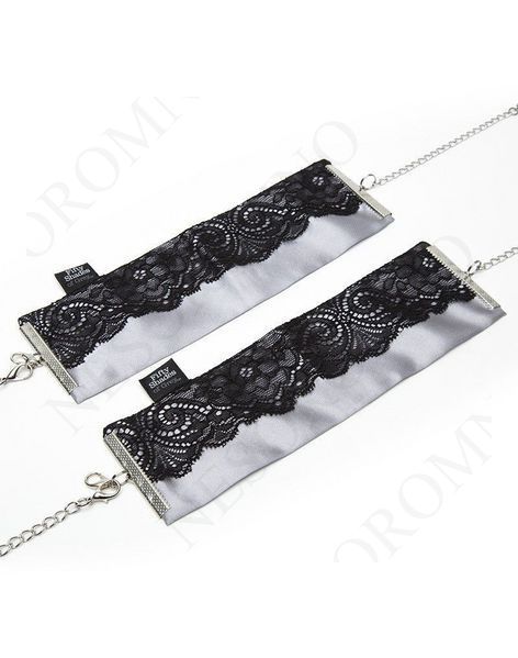 Наручники з атласної тканини Fifty Shades of Grey Play Nice з мереживом FS80023 фото