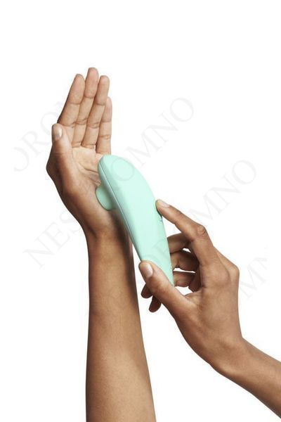 Вакуумний стимулятор клітора Womanizer Marilyn Monroe Mint W44005 фото